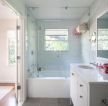 2023小户型浴室简单玻璃门效果图