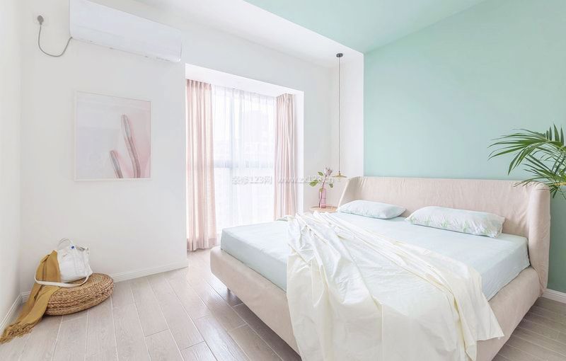2023温馨北欧风格卧室布艺双人床装修效果图片