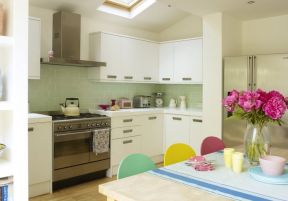 2023温馨小户型室内厨房布局设计