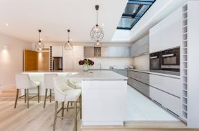 2023现代风格开放式厨房木地板