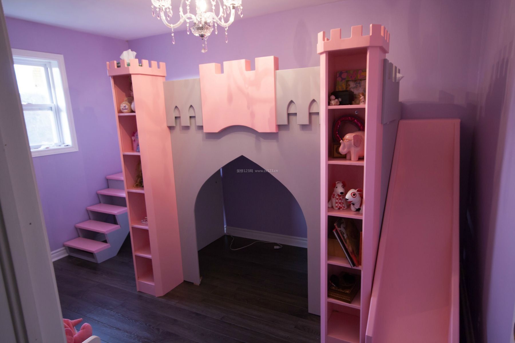 粉色儿童房滑梯图片