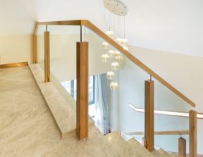 2023现代跃层室内楼梯玻璃栏杆装修效果图