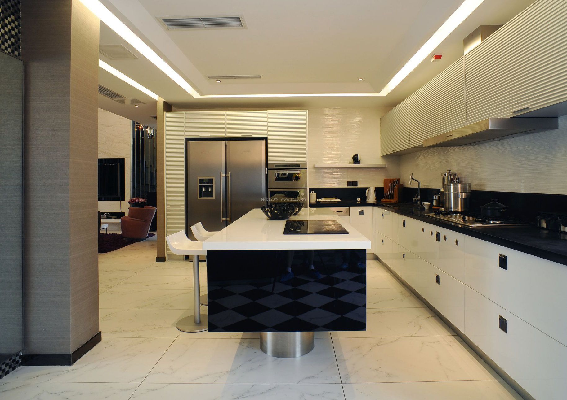 白领公寓厨房中岛装饰设计