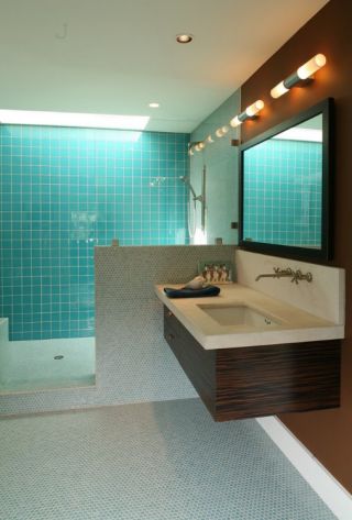 浴室马赛克蓝色瓷砖效果图
