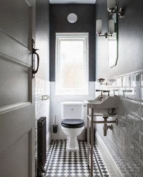 紧凑型卫生间黑白地砖设计