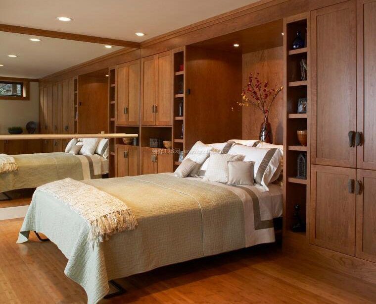 古典卧室装修壁床设计效果图