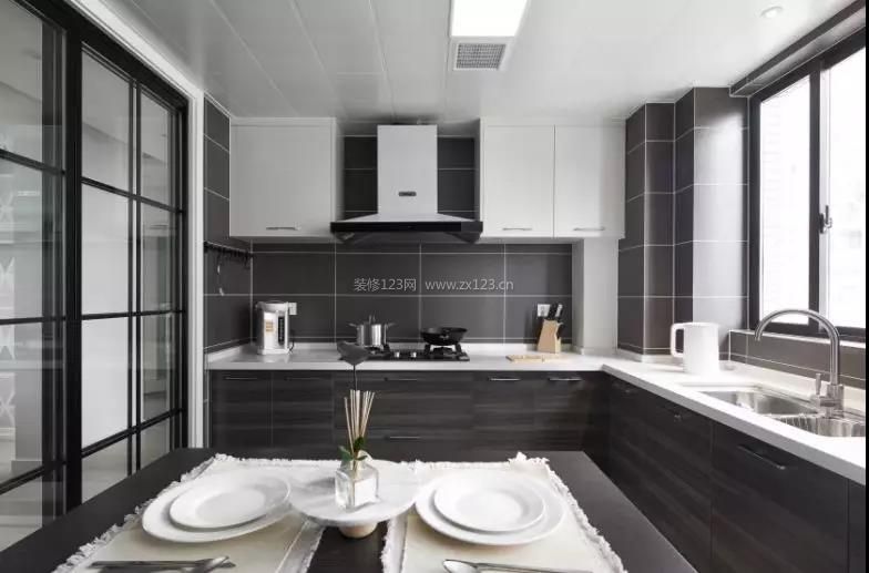 100平米厨房黑白设计图