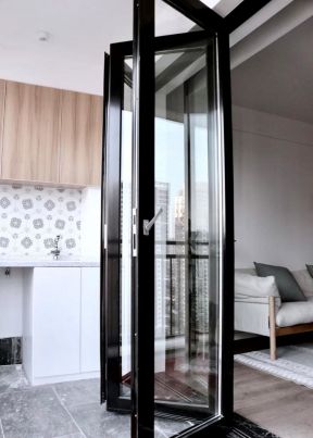 2023北欧家居客厅阳台玻璃门隔断装修效果图