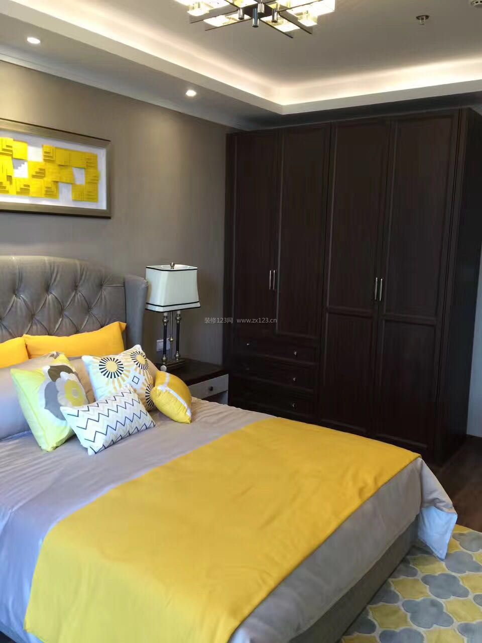 现代美式卧室效果图 卧室实木衣柜