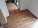 如何正确铺设复合木地板，安装木地板步骤