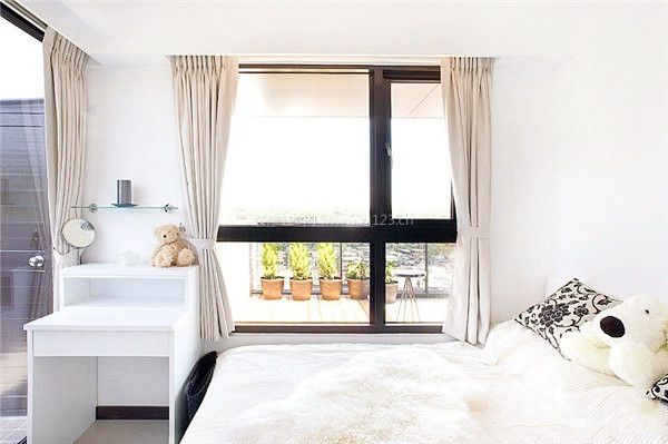 2023简约现代卧室纯色窗帘设计图片