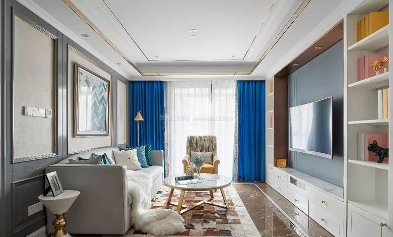 2023现代法式客厅深蓝色窗帘装修效果图