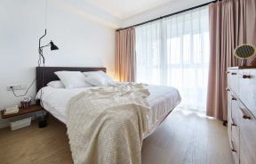 2023舒适简单现代小卧室窗帘装修效果图片