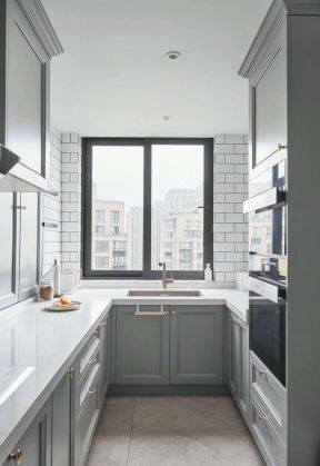 现代美式厨房白色瓷砖装修效果图
