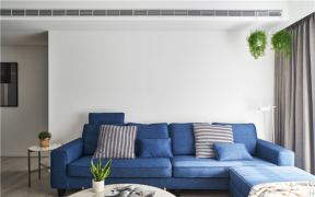 2023温馨小户型客厅蓝色沙发装修图片