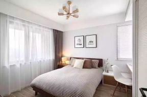 2020现代简单卧室效果图 2020双层窗帘窗帘纱图片
