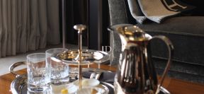 2023港式客厅玻璃茶具装修效果图欣赏