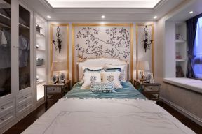 轻奢风格卧室床头墙面壁纸设计图片