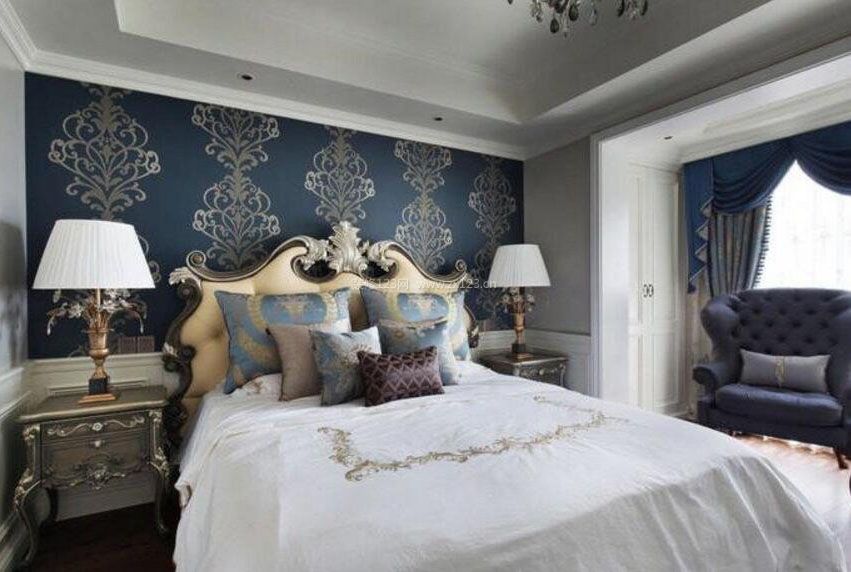 复古欧式卧室床头壁纸设计图片