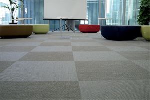 地毯清洁与保养方法