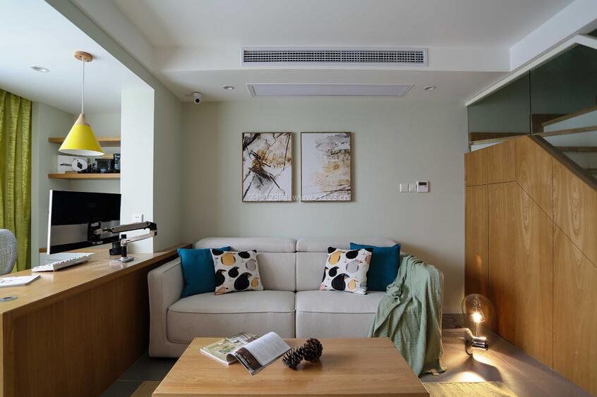 日式小户型室内双人沙发设计效果图
