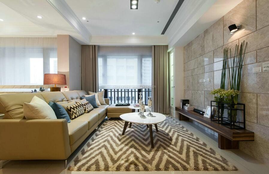 现代欧式客厅地毯简单装饰图片