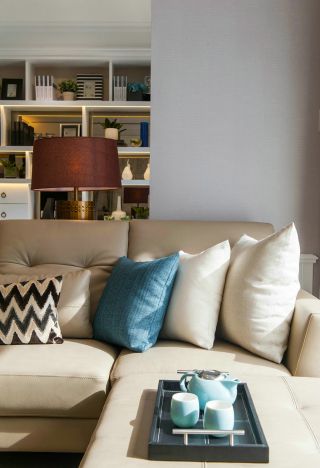 2023惬意简欧式客厅真皮沙发装修效果图片
