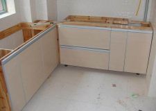 厨房装修选成品橱柜还是定制橱柜好 成品和定制橱柜的利弊