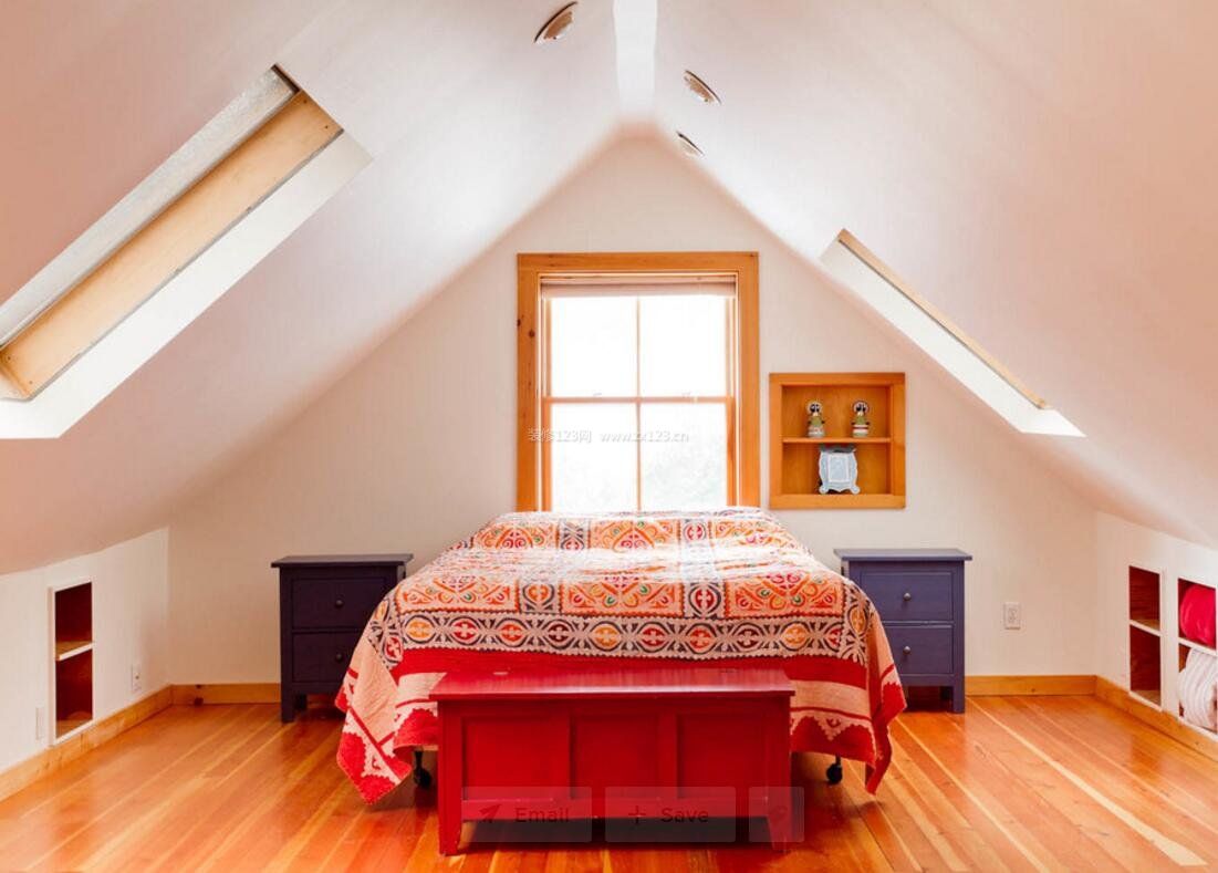 斜面阁楼卧室床尾凳红色装修设计效果图