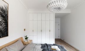  2020欧式白色卧室门效果图 2020白色衣柜设计图片 北欧卧室