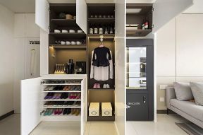 2023简约现代风格客厅衣柜鞋柜一体设计装修效果图片