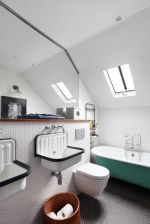 斜顶阁楼家庭洗手间洗手台设计图