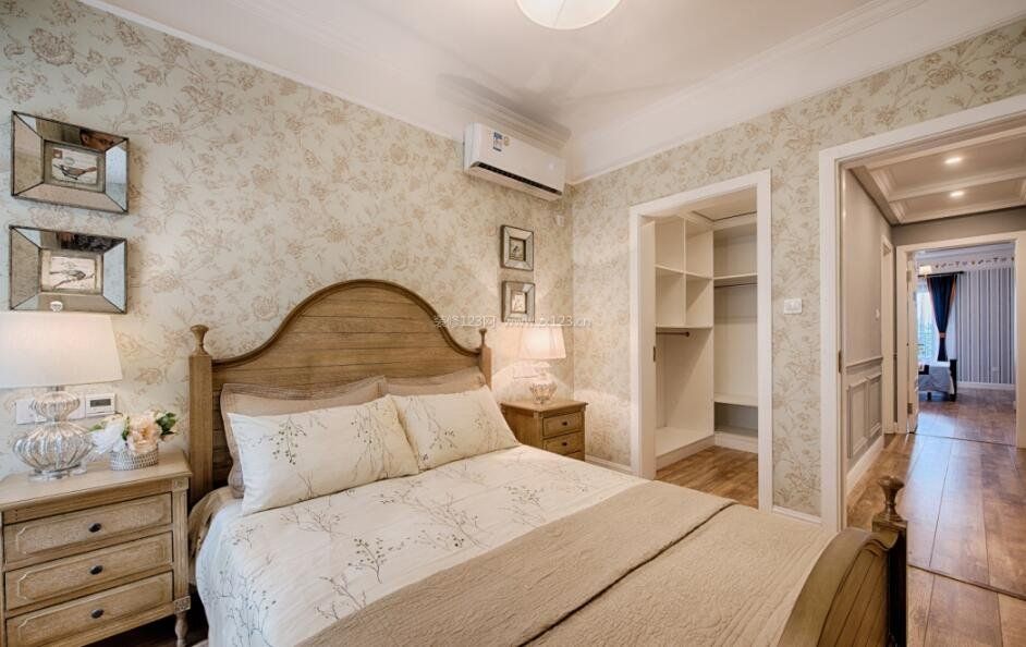 复式套房美式卧室壁纸装修设计效果图