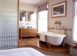 复式套房浴室装修设计图片欣赏2023