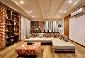 青年公寓客厅铺木地板装饰设计图片