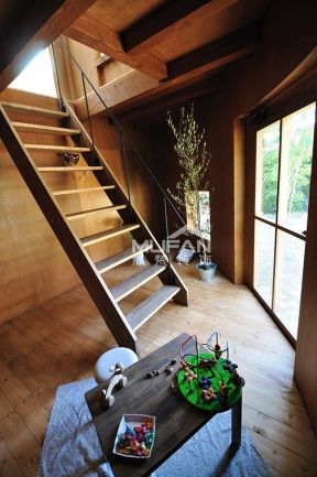 北欧风格跃层楼梯设计图片