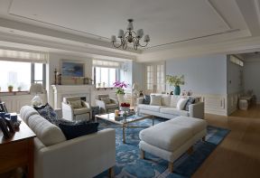 现代欧式风格三居客厅地毯铺设实景图