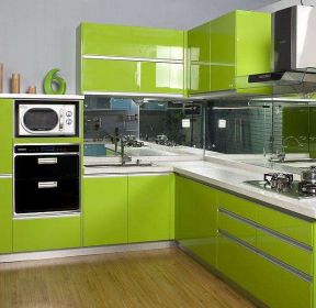 现代风格厨房果绿色橱柜装修图片-每日推荐