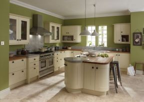 清新绿色厨房板式橱柜装修效果图片