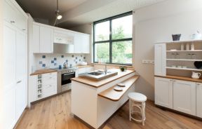 北欧风格厨房白色板式橱柜装修设计图片