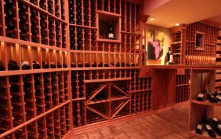2023简美式葡萄酒酒窖红色酒柜装修效果图片