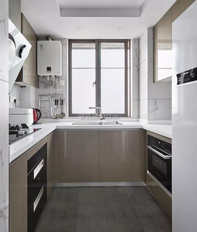 127平方米新房u型厨房设计图片
