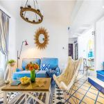 2023地中海风格客厅蓝色沙发图片