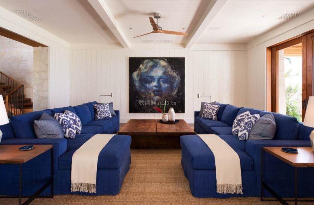 国外家庭客厅蓝色沙发效果图图片