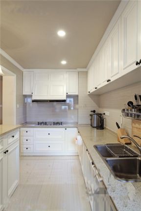 华府世家98平米三居室美式风格装修厨房效果图