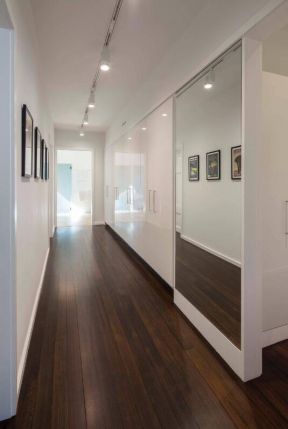 2020别墅走廊地板设计 2020家居走廊地板砖效果图