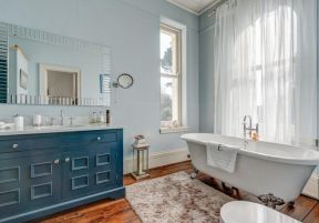 高档浴室浴缸摆放装修设计图片