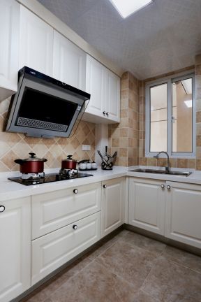 简约美式厨房瓷砖颜色搭配效果图片