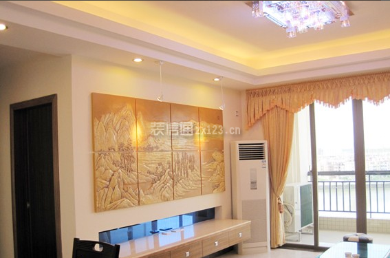 锦绣香江150平米中式四居客厅装修实景图