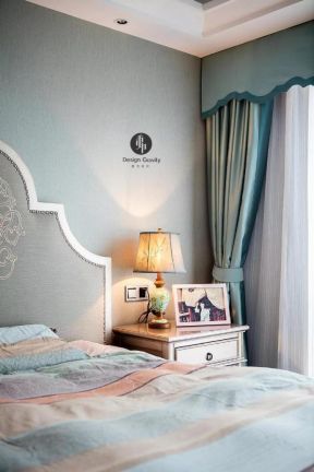 现代美式风格130平米三居卧室窗帘搭配图片